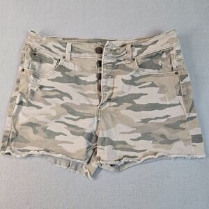 Time and Tru High Rise Camo Shorts Size 12 Green Camouflage Button Fly Distress